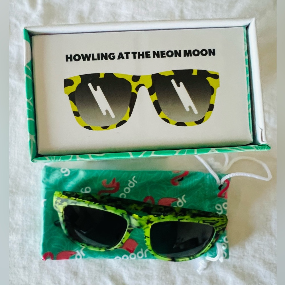 Goodr howling at the neon moon sunglasses 🕶️! New in box. “LIMITED EDITION “